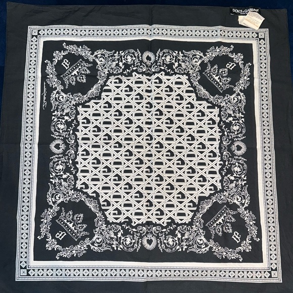 Authentic Dolce & Gabbana Scarf - Picture 3 of 4